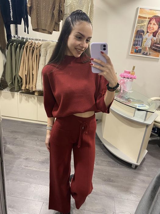 Мек и топъл сет наличен в черно и бордо универсален размер