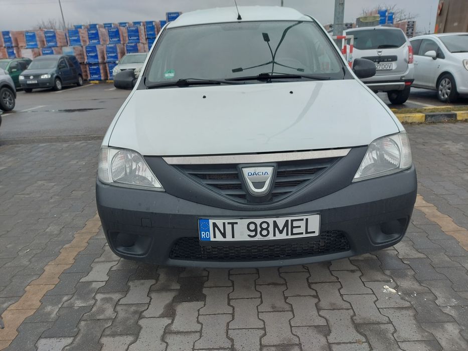 Vând Dacia Logan Van