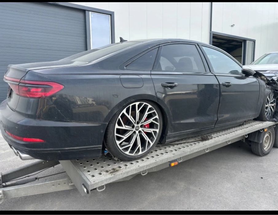 Audi S8 4N 2021 година