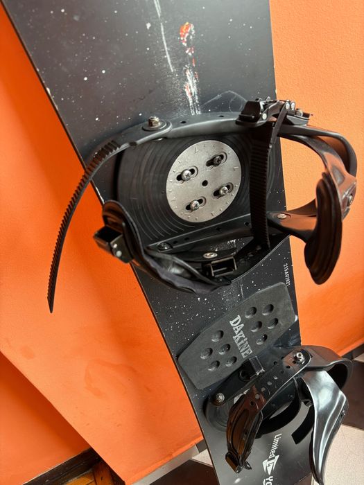 Сноуборд Dakine 154