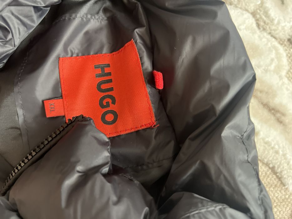 Vesta Hugo Boss,noua cu eticheta+o curea cadou la alegere!