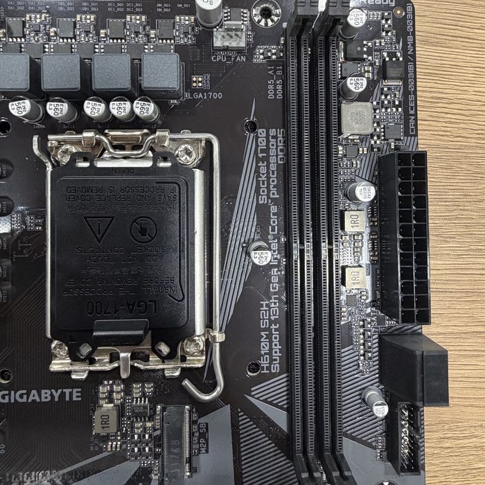 Материнская плата H610M-S2H (gigabyte)