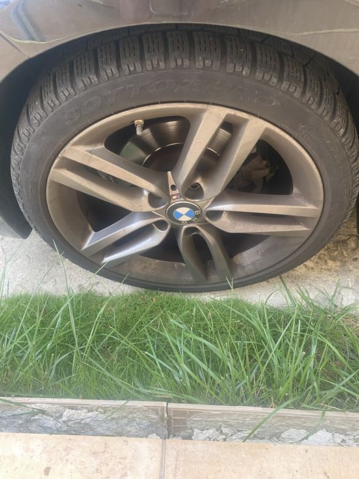 Vind doua anvelope pirelli  225 40 18 si o anvelopa 245 35 18 tot pirelli