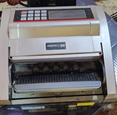 Pul sanaydigan mashinka