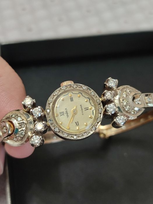 Золотые часы с бриллиантами. Бриллианты Якутские.