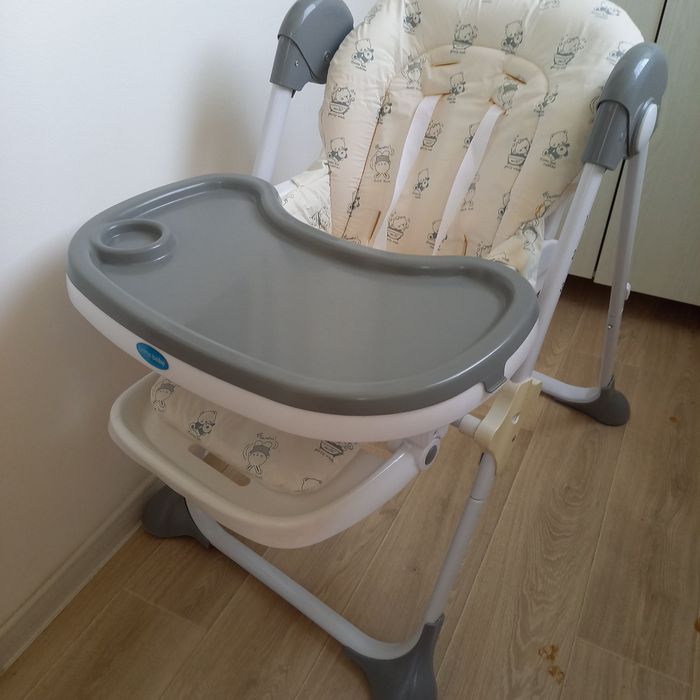 Детский стульчик. Детский стол для кормления