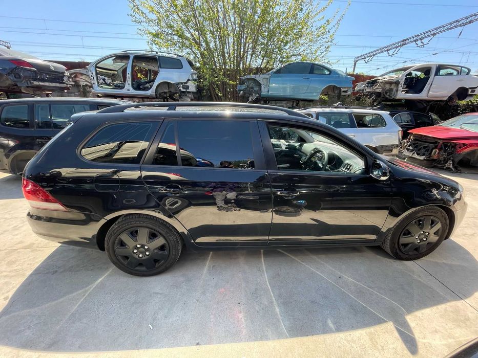 Dezmembrez Volkswagen Golf 6 1.6 TDi an 2010 cod motor CAYC