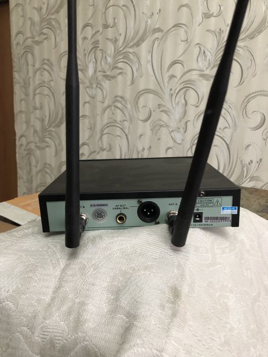 Микрофон с приемником очень хороший оригинал