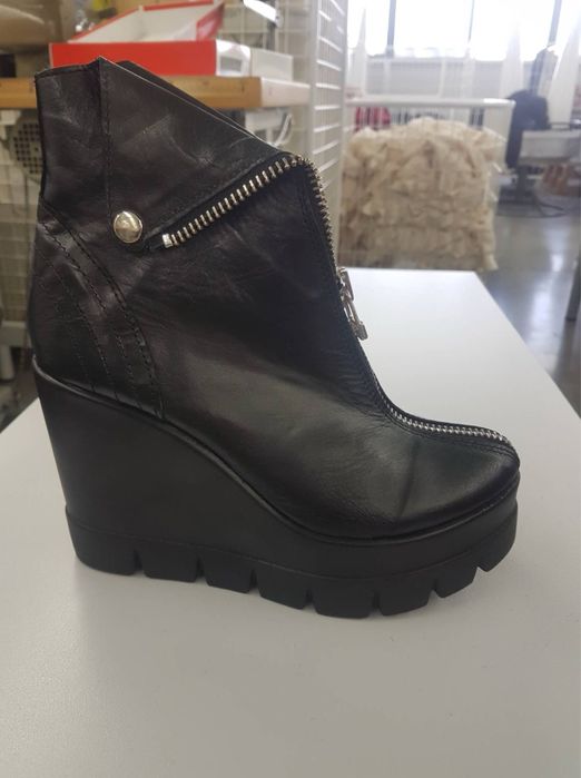 Кожени боти