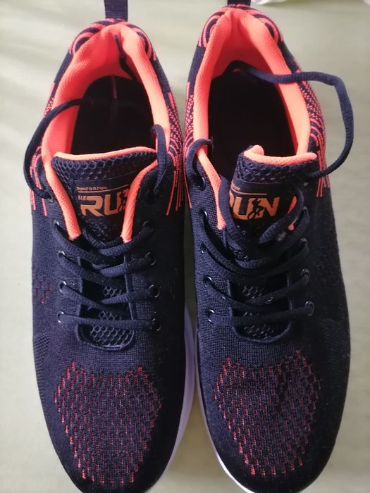 Маратонки "RUN".