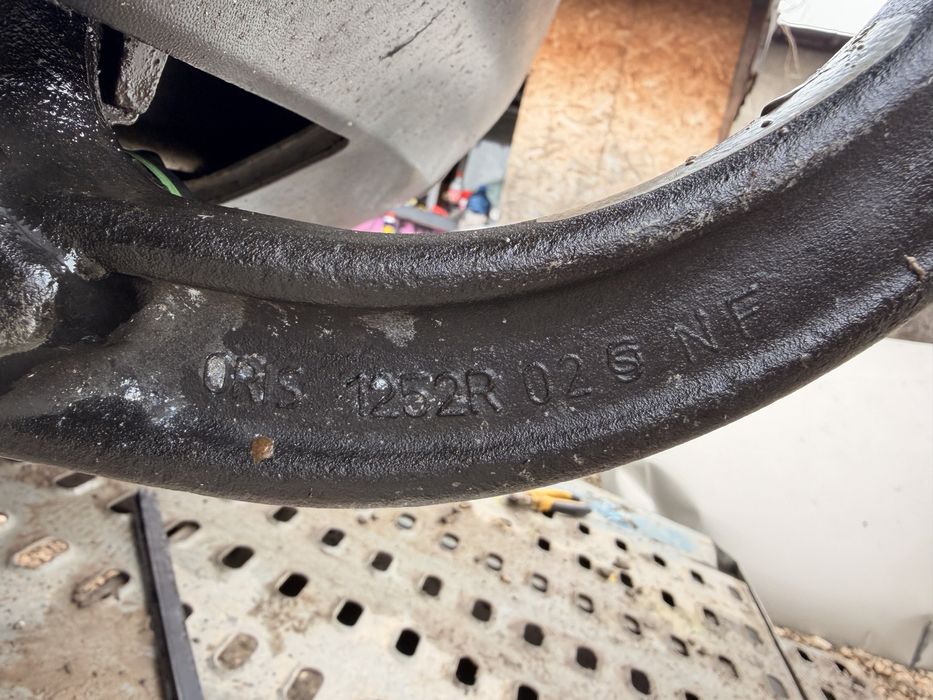 Cui carlig tractare remorcare original cu 2 chei vw golf 5/6