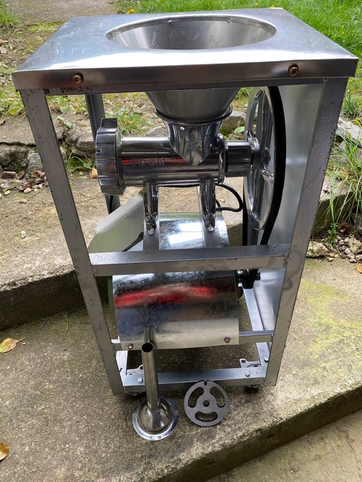 Masina tocat carne aluminiu Poland 1.5KW 749 lei
