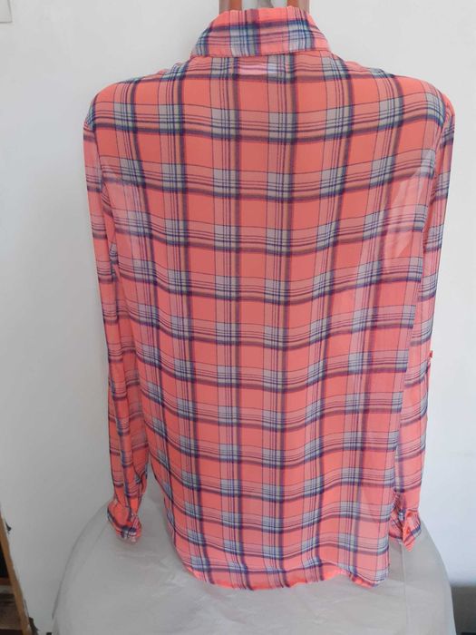 camasa roz cu carouri albastre