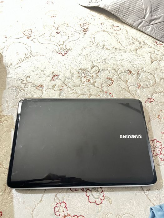 ноутбук Samsung серии RV