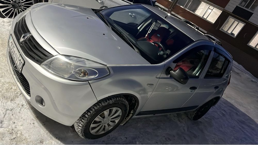 Renault sandero продам