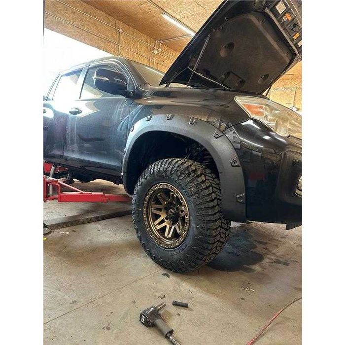 Overfendere extensii roti Toyota Land Cruiser 150