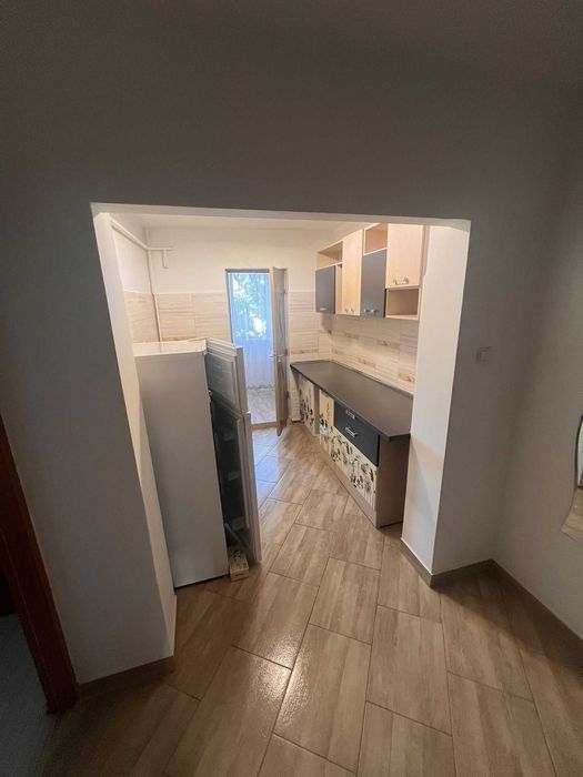 Inchiriez apartament 2 cam Scolilor cu Rosiori ultracentral Braila proprietar