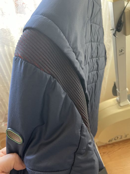 Boss  оригинал яке мьжко L пролет-есен