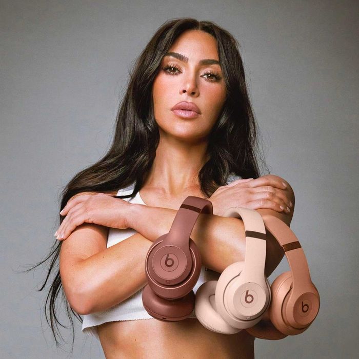Беспроводные наушники Beats Studio Pro x Kim Kardashian! Новые!
