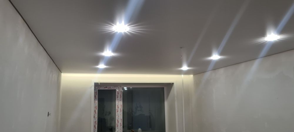 Качественные натяжные потолки.