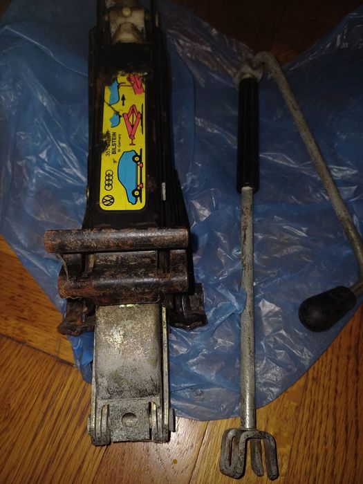 Секретни гайки, ключ и крик за Форд Мондео