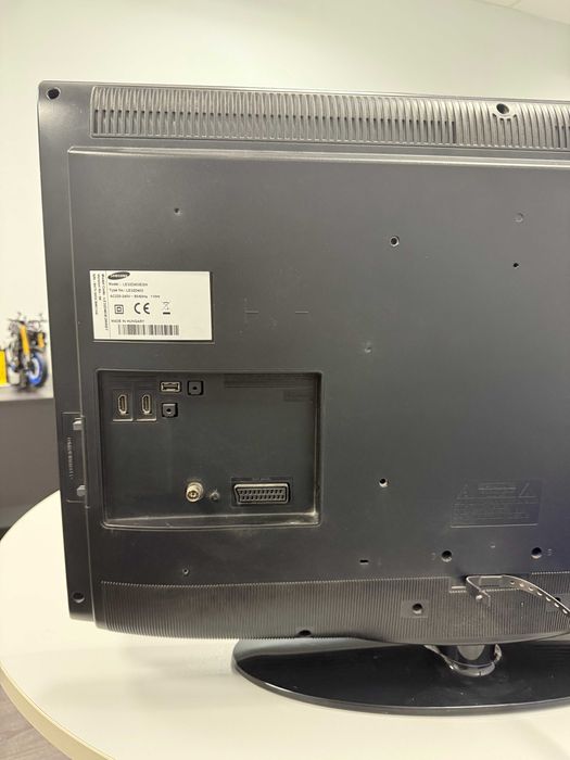 Samsung LE32D403E2W, 32", HD Ready – работещ телевизор с дистанционно