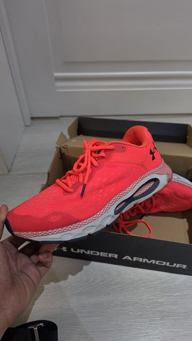 Кроссовки Under Armour Infinite Hovr