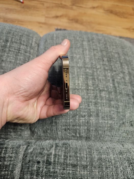 Iphone 14 pro gold 1 TB