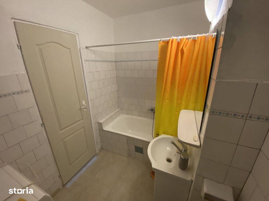 Proprietar vând Apartament 2 camere decomandat Centrul Civic, Brașov