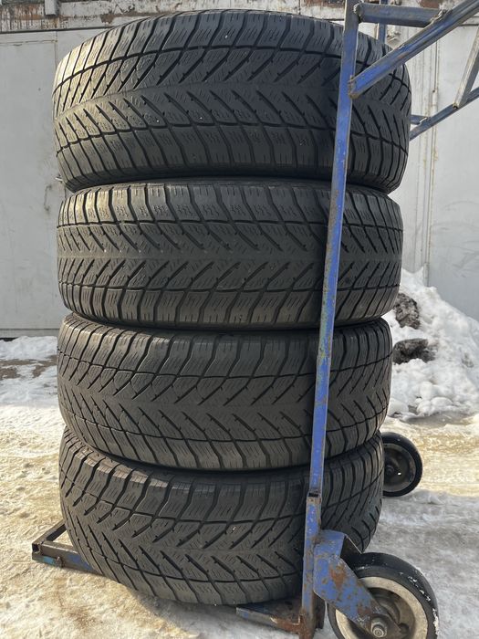 Комплект шин 255 / 60/18 – goodyear