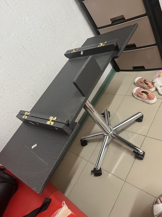 Продам компьютерный столик