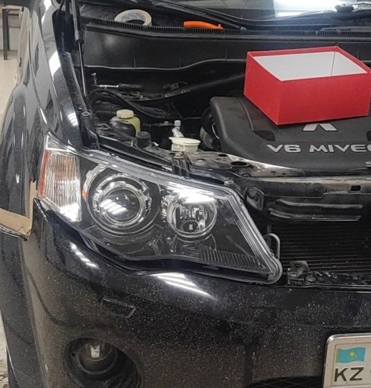 Стекла фар Митсубиси оутлендер хл