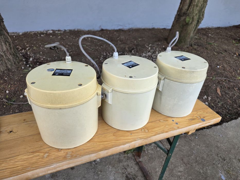 Boxe de exterior 100v Monacor(rezista la ploaie)