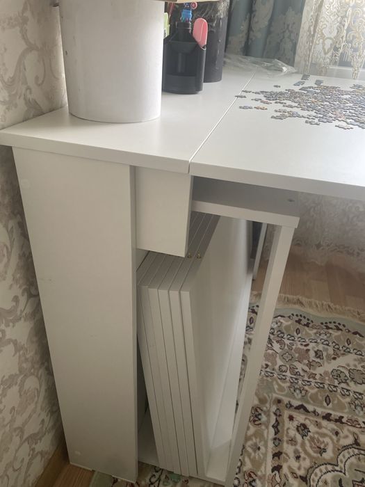 Стол со стульями новый