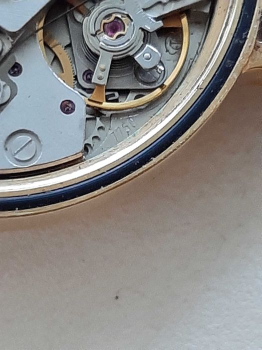 Продам часы Bulova и Hamilton.