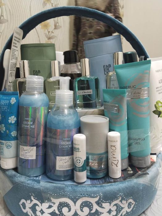 Sifatli va ishonchli brenddagi barcha kosmetika, atirlar