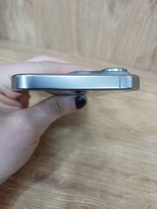 iPhone 16 pro 256 natural 100%