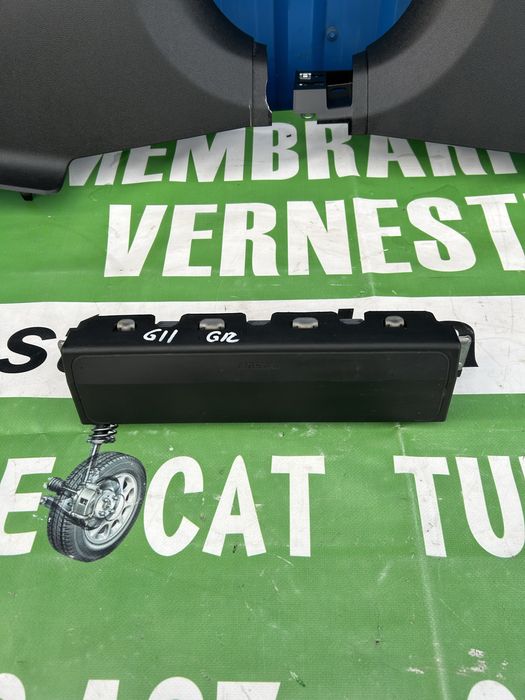 Airbag genunchi BMW G11