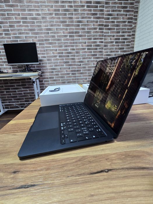 НОВ! Macbook Air M3 16GB