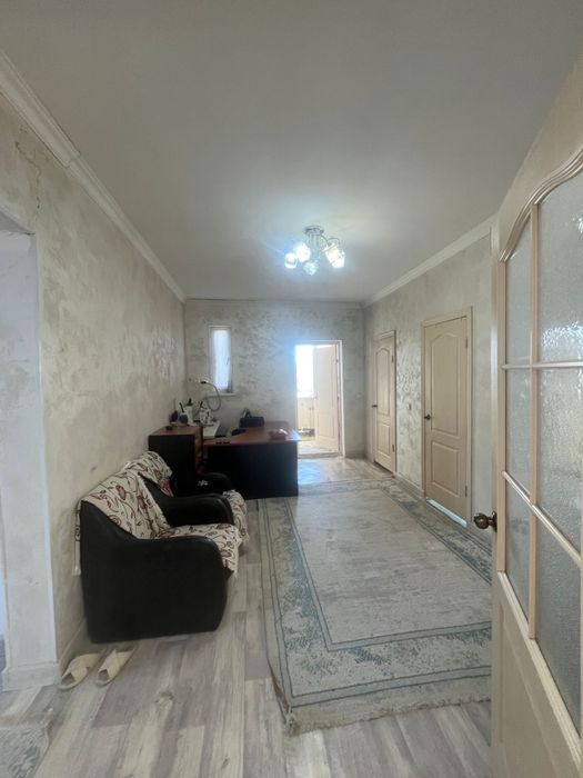 Үй сатылады 11/10 саудасы бар