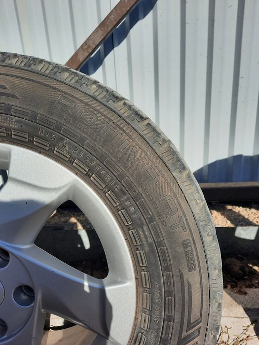 Шины с дисками на Дастер