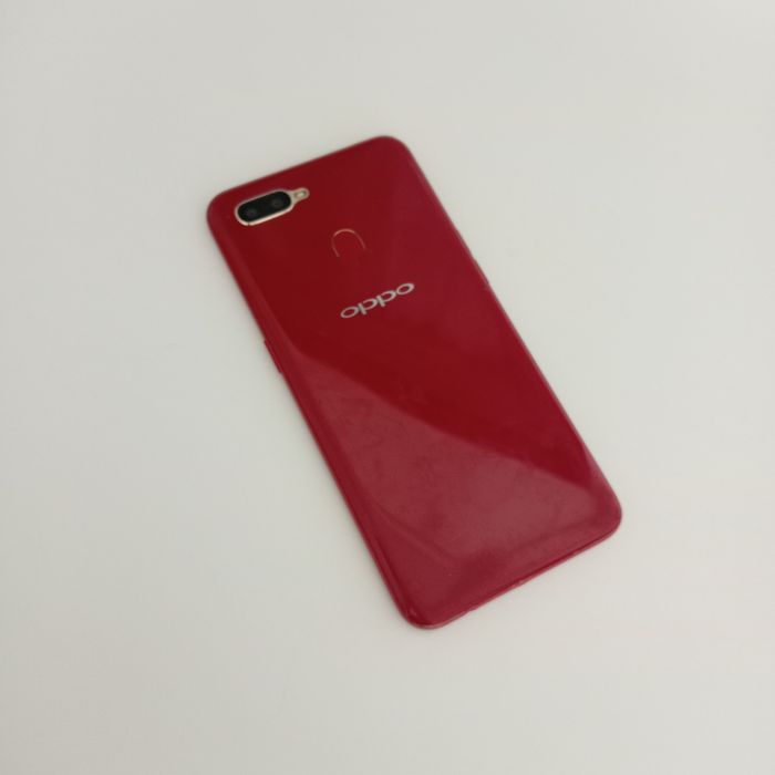 Oppo A5S с чехлом