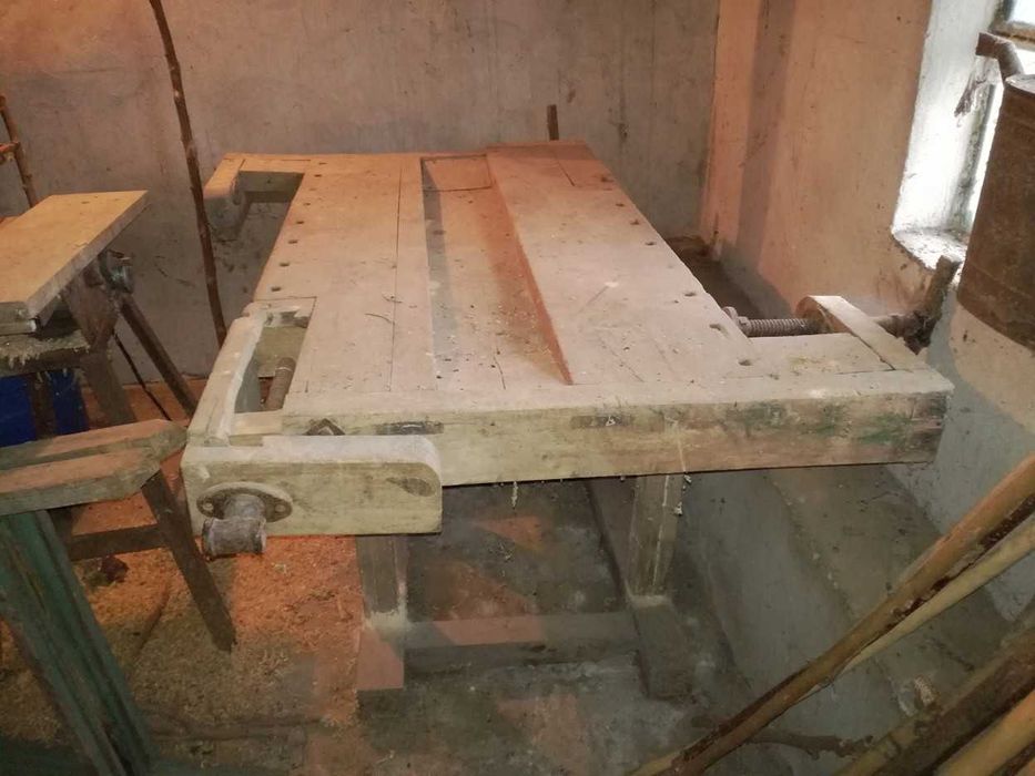 продавам стар дърводелски тезгях, 60 години, оригинален, нереставриран