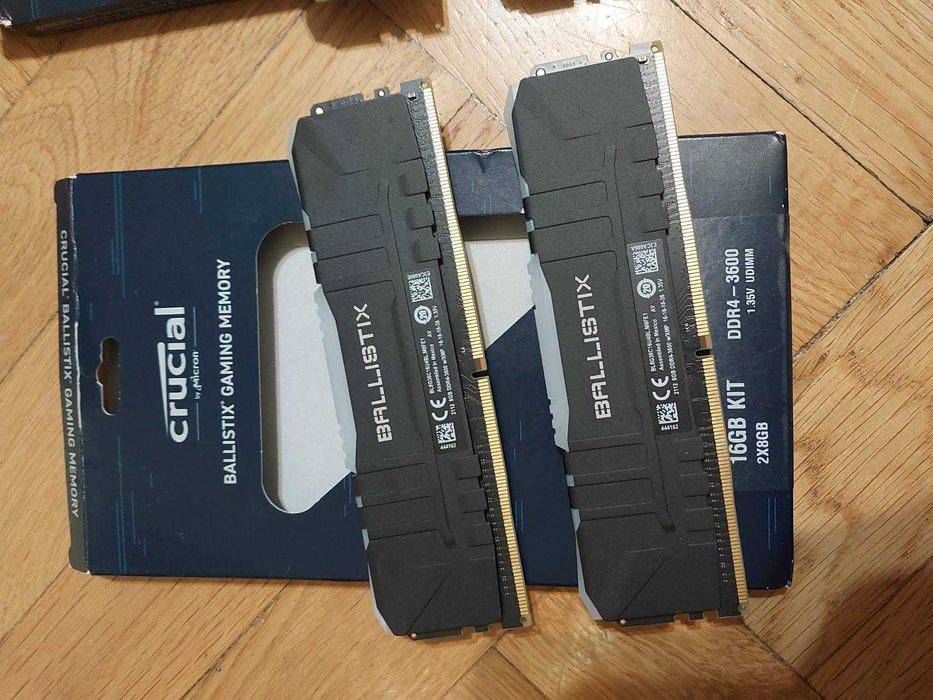 16GB DDR4 3600Mhz CL16 - Crucial BallsitX RGB
