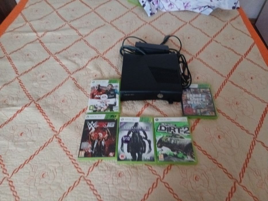 Consolă și jocuri in perfect funcționare xbox 360 slim