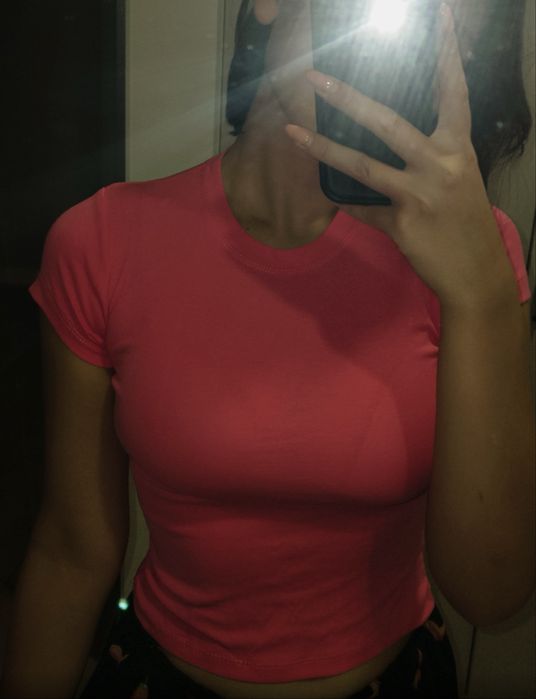 Кроп топ розового цвета