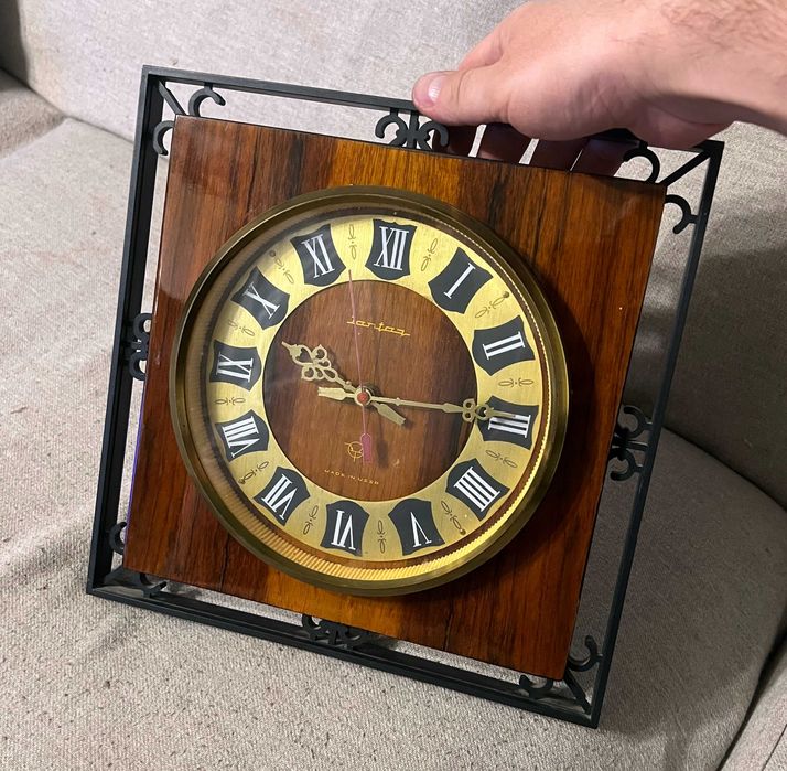 Ceas de perete vintage Sartaj Made in USSR functional baterie 1.5 V