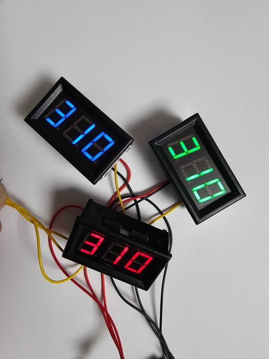 Цифров панелен волтметър постоянно напр. DC 0-600v за соларни системи