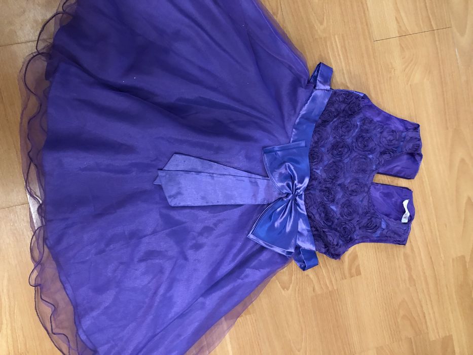 Платье нарядное 7-9 лет