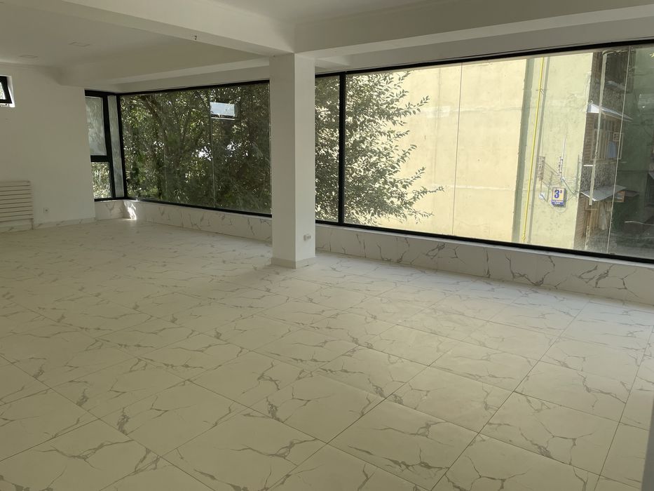 Аренда. Ижарага 70 м2 2-этаж берилади. Чирчик ш. Нижнийда жойлашган.